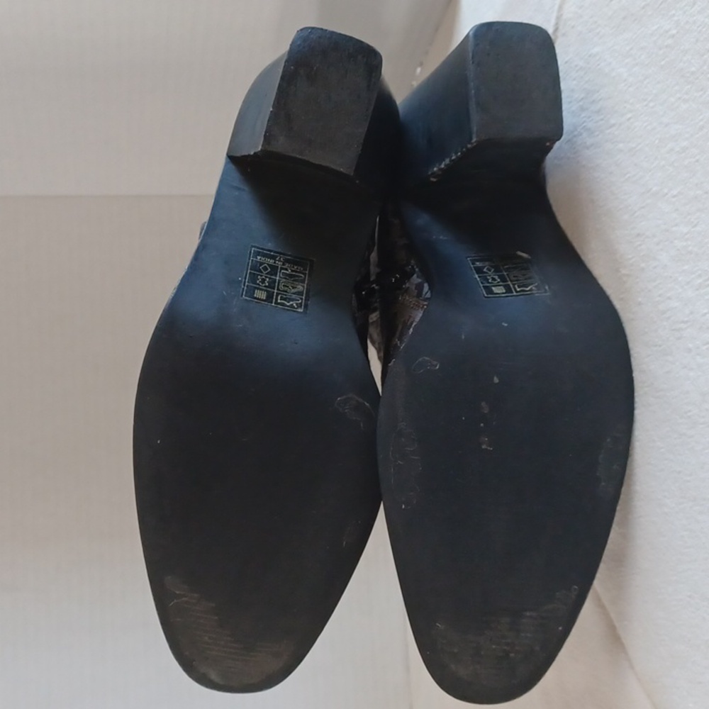 Free People, Barclay Gray Black Floral Brocade Ankle Boots Size 37 - Picture 8 of 8